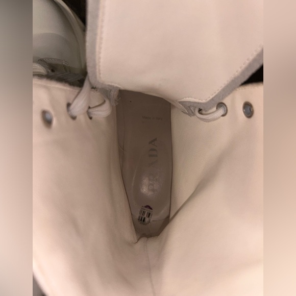 Prada boots missing strap and porch size 41 - Picture 6 of 8